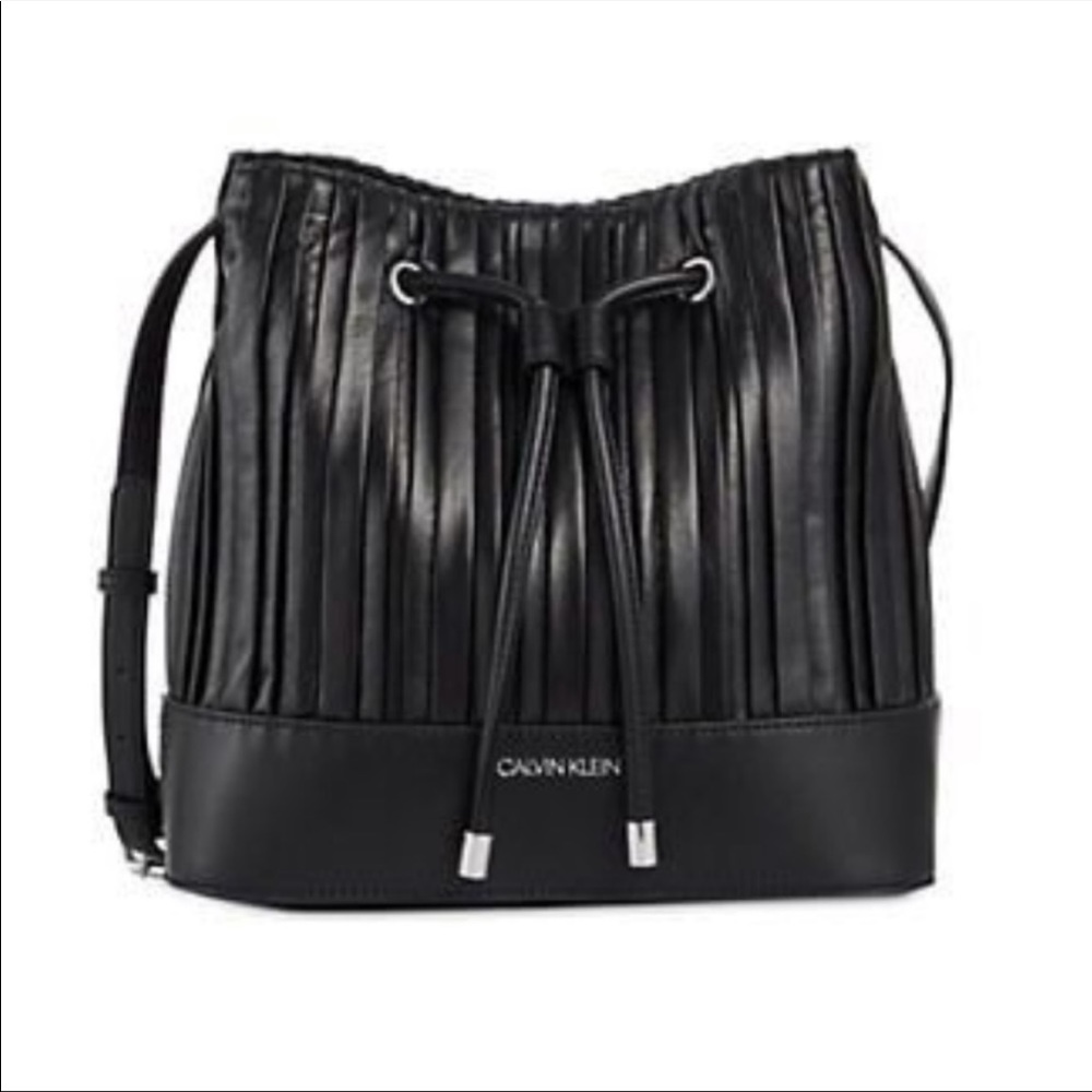✨Calvin Klein bucket bag✨